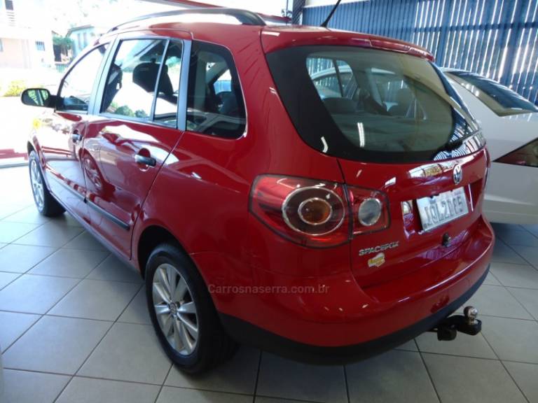 VOLKSWAGEN - SPACEFOX 1.6 MSI TRENDLINE 8V FLEX 4P MANUAL - 2010/2010 - Vermelha - R$ 35.823,00