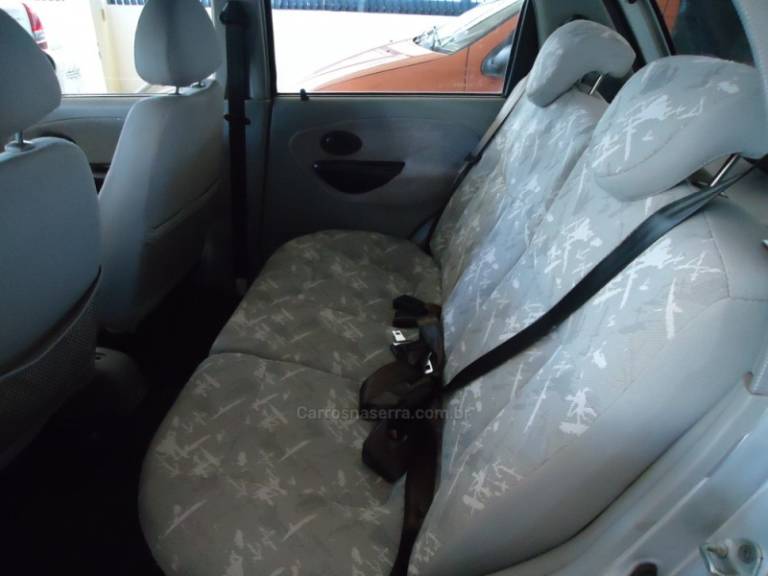 CHERY - QQ 1.0 MPFI ACT 12V GASOLINA 4P MANUAL - 2012/2012 - Prata - R$ 16.800,00