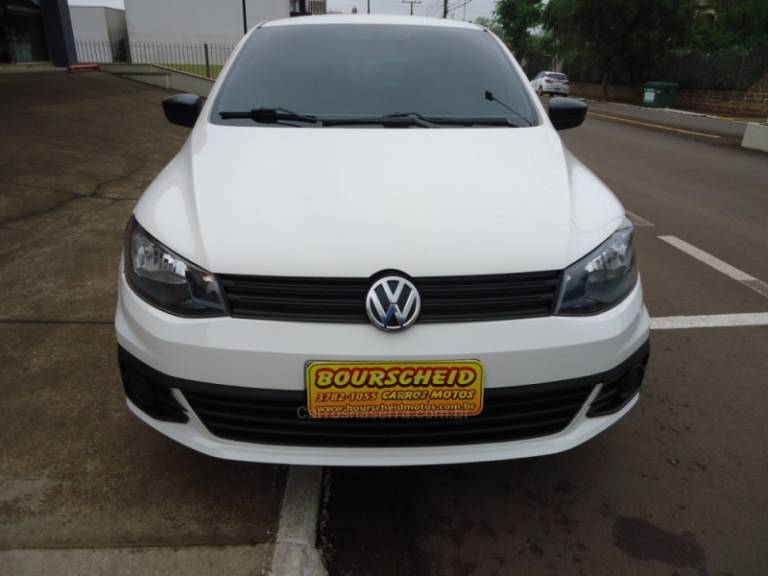VOLKSWAGEN - GOL 1.0 TEC 8V FLEX 4P MANUAL - 2018/2018 - Branca - R$ 45.823,00
