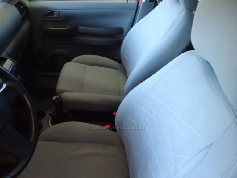 VOLKSWAGEN - SPACEFOX 1.6 MSI TRENDLINE 8V FLEX 4P MANUAL - 2010/2010 - Vermelha - R$ 35.823,00