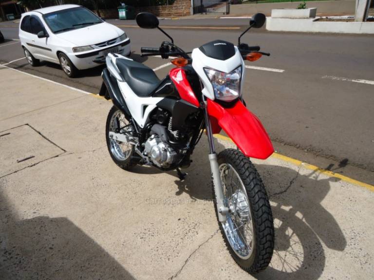 HONDA - NXR 160 BROS - 2017/2017 - Vermelha - R$ 16.823,00