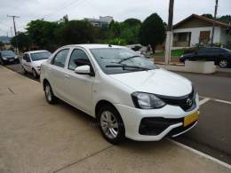 TOYOTA - ETIOS 1.5 X PLUS 16V FLEX 4P AUTOMÁTICO - 2018/2019 - Branca - R$ 64.923,00