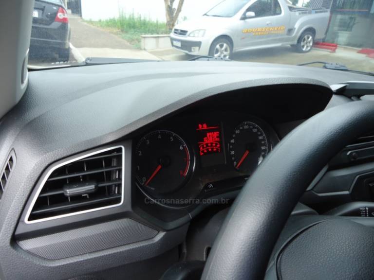 VOLKSWAGEN - GOL 1.0 TEC 8V FLEX 4P MANUAL - 2018/2018 - Branca - R$ 45.823,00