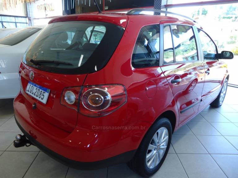 VOLKSWAGEN - SPACEFOX 1.6 MSI TRENDLINE 8V FLEX 4P MANUAL - 2010/2010 - Vermelha - R$ 35.823,00