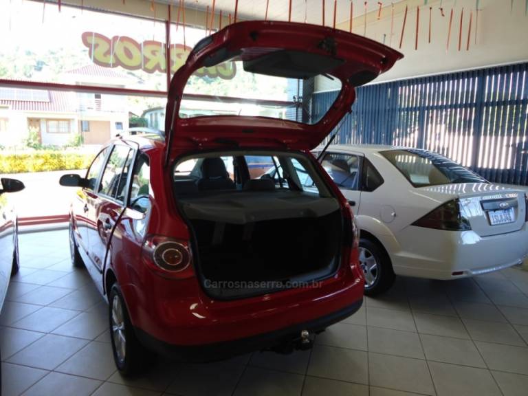 VOLKSWAGEN - SPACEFOX 1.6 MSI TRENDLINE 8V FLEX 4P MANUAL - 2010/2010 - Vermelha - R$ 35.823,00