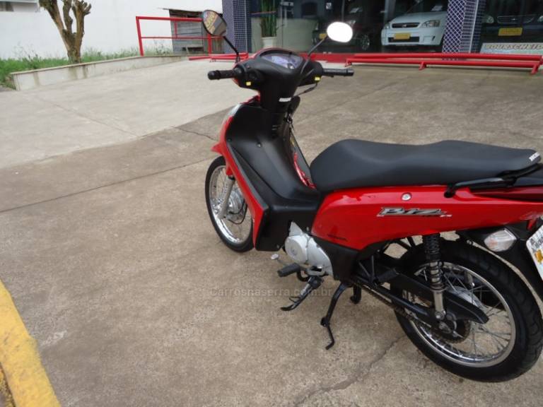 HONDA - BIZ 125 ES - 2011/2011 - Vermelha - R$ 10.823,00