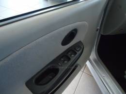 CHERY - QQ 1.0 MPFI ACT 12V GASOLINA 4P MANUAL - 2012/2012 - Prata - R$ 16.800,00