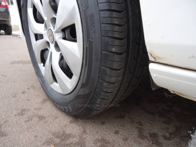 VOLKSWAGEN - GOL 1.0 TEC 8V FLEX 4P MANUAL - 2018/2018 - Branca - R$ 45.823,00