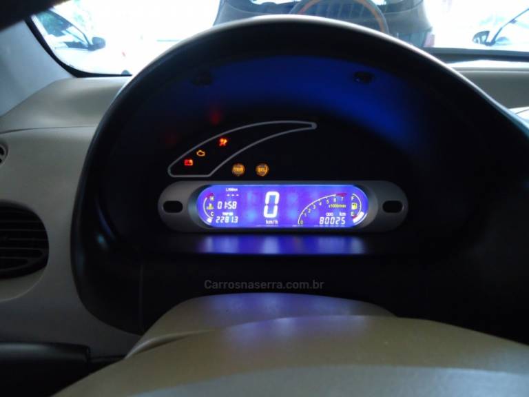 CHERY - QQ 1.0 MPFI ACT 12V GASOLINA 4P MANUAL - 2012/2012 - Prata - R$ 16.800,00