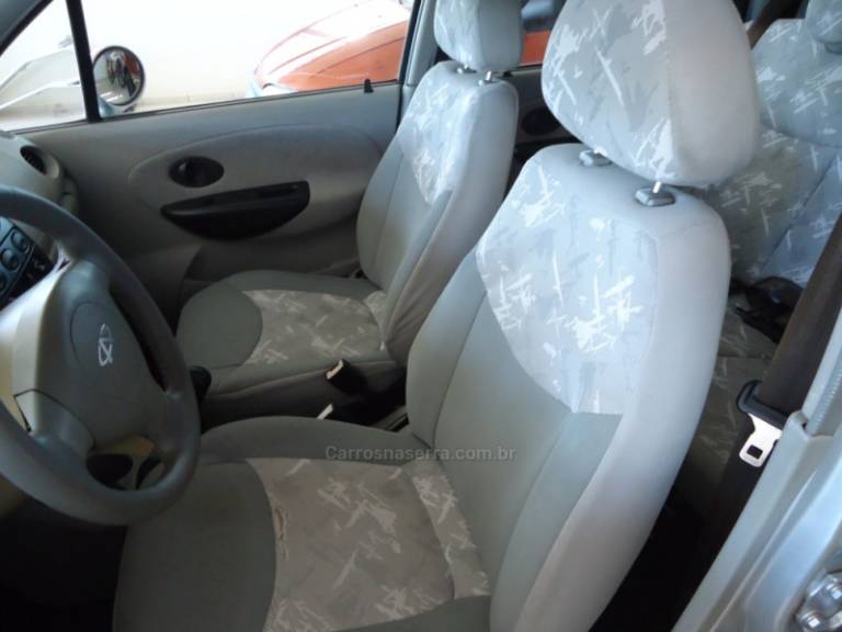 CHERY - QQ 1.0 MPFI ACT 12V GASOLINA 4P MANUAL - 2012/2012 - Prata - R$ 16.800,00