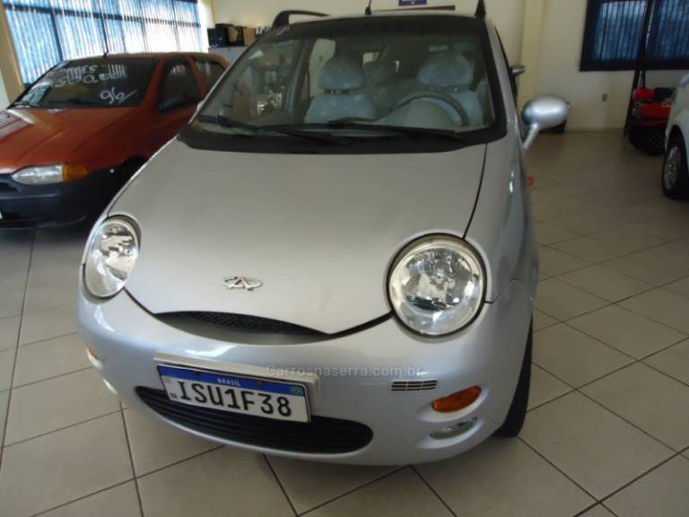 CHERY - QQ 1.0 MPFI ACT 12V GASOLINA 4P MANUAL - 2012/2012 - Prata - R$ 16.800,00