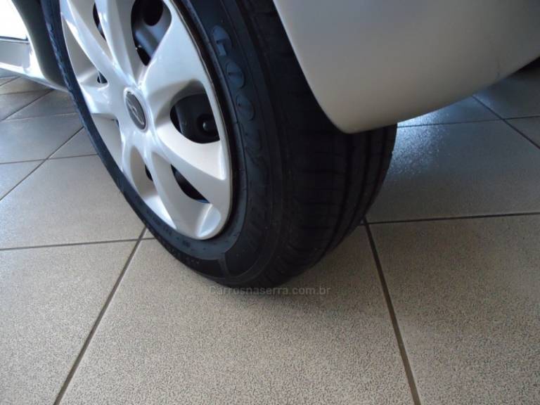 CHERY - QQ 1.0 MPFI ACT 12V GASOLINA 4P MANUAL - 2012/2012 - Prata - R$ 16.800,00